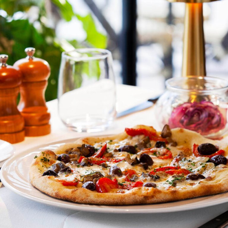 Pizza Capricciosa.jpg