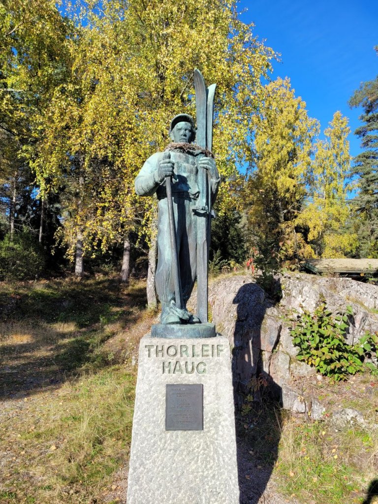 Hauern statue.jpg
